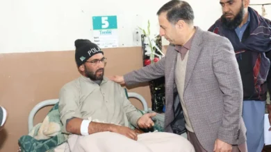 ڈی آئی جی ہزارہ ناصر محمود ستی کا ایوب ٹیچنگ ہسپتال کا دورہ، زخمی پولیس اہلکاران کی عیادت