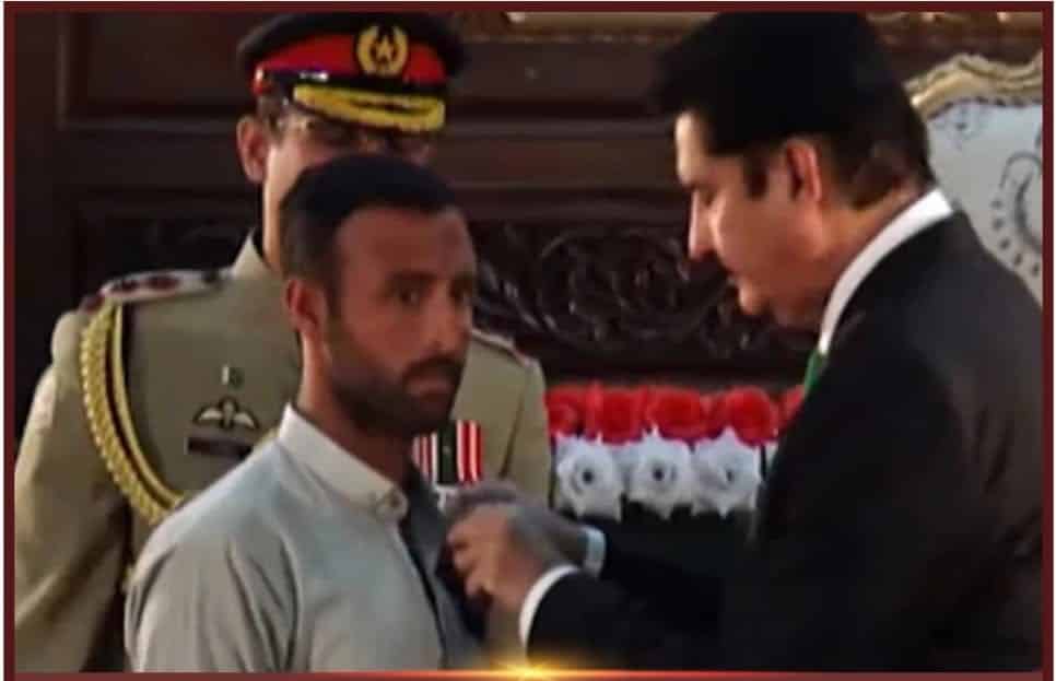 بشام کے صاحب خان کو اعلیٰ سول ایوارڈ سے نوازا گیا