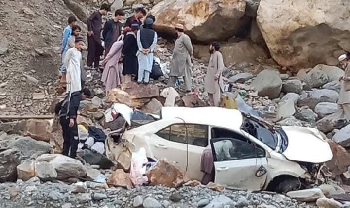 گلگت بلتستان کسٹم کے کلرک کو اسمگلنگ میں ملوث ہونے پر برطرف، بھائی بھی مقدمے میں شامل